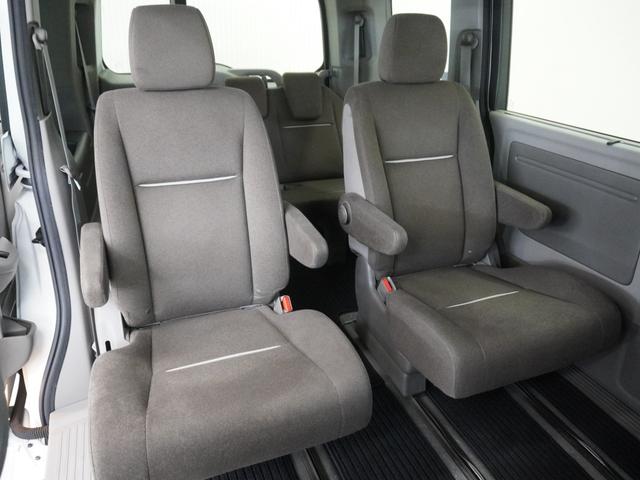 ステップワゴン Ｇ　ワンオーナー　ストラーダナビ　バックカメラ　アルパインフリップダウンモニター　電動スライドドアトリプルゾーンコントロールエアコンクルーズコントロール　キーレス　スマートキー＆プッシュスタート　フルセグ（11枚目）