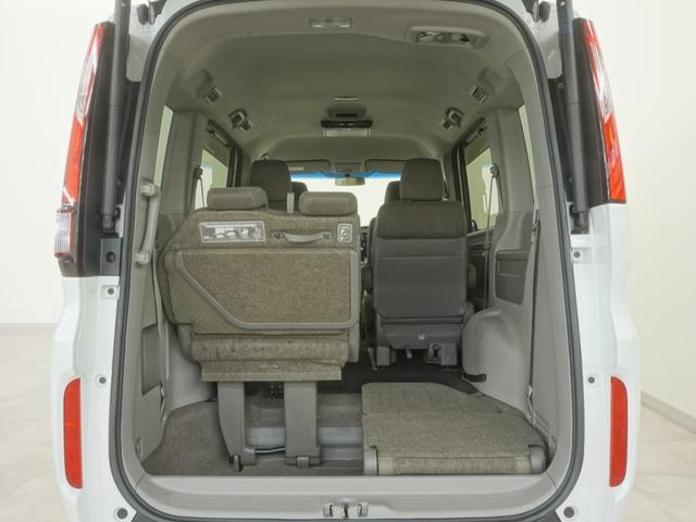 ステップワゴン Ｇ　ワンオーナー　ストラーダナビ　バックカメラ　アルパインフリップダウンモニター　電動スライドドアトリプルゾーンコントロールエアコンクルーズコントロール　キーレス　スマートキー＆プッシュスタート　フルセグ（14枚目）