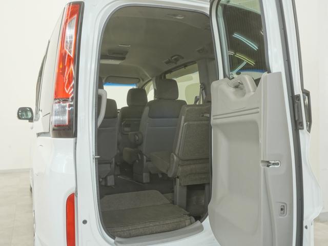 ステップワゴン Ｇ　ワンオーナー　ストラーダナビ　バックカメラ　アルパインフリップダウンモニター　電動スライドドアトリプルゾーンコントロールエアコンクルーズコントロール　キーレス　スマートキー＆プッシュスタート　フルセグ（16枚目）