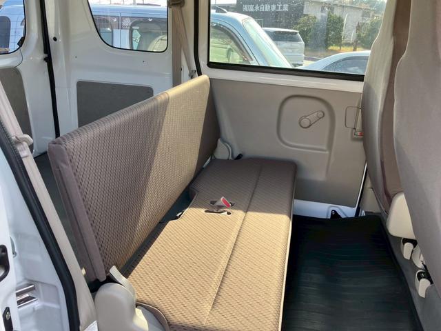 エブリイ ＰＣ　フルタイム４ＷＤ　ハイルーフ　５速マニュアル　Ｗエアバッグ　キーレスエントリーシステム　前席パワーウインドウ　左右スライドドア　エアバック　オートエアコン　パワーステアリング（17枚目）