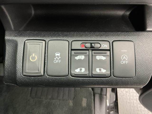 ステップワゴンスパーダ Zクールスピリット ホンダ認定中古車 純正ナビ 両側電動 バックカメ キーフリー ナビTV 横滑防止 DVD視聴可能 フルオートエアコン パワーウインドウ Aクルーズ USB入力 三列シート 運転席エアバック パワステ(9枚目)