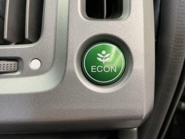 ステップワゴンスパーダ Zクールスピリット ホンダ認定中古車 純正ナビ 両側電動 バックカメ キーフリー ナビTV 横滑防止 DVD視聴可能 フルオートエアコン パワーウインドウ Aクルーズ USB入力 三列シート 運転席エアバック パワステ(13枚目)