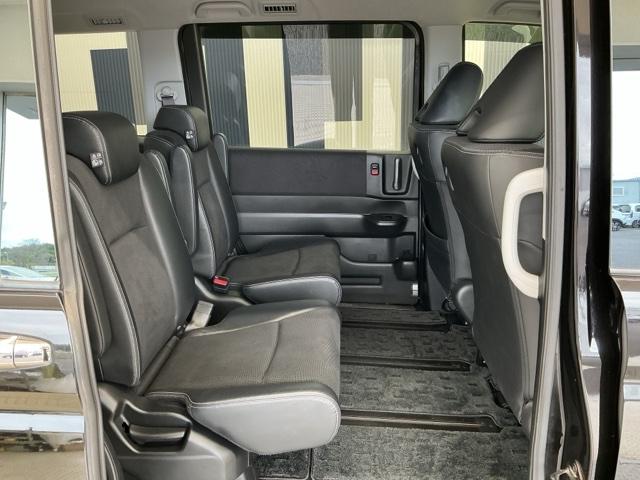 ステップワゴンスパーダ Zクールスピリット ホンダ認定中古車 純正ナビ 両側電動 バックカメ キーフリー ナビTV 横滑防止 DVD視聴可能 フルオートエアコン パワーウインドウ Aクルーズ USB入力 三列シート 運転席エアバック パワステ(15枚目)