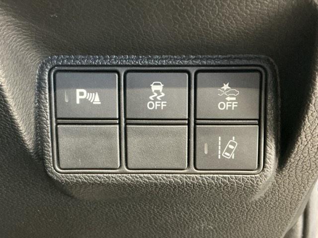 シビック セダン ホンダ認定中古車 純正ドラレコ前 LED サイドエアバッグ DVD視聴可能 横滑り防止装置 USB 地デジTV リアカメラ クルーズコントロール アイドリングストップ スマキー 前席シートヒーター(10枚目)