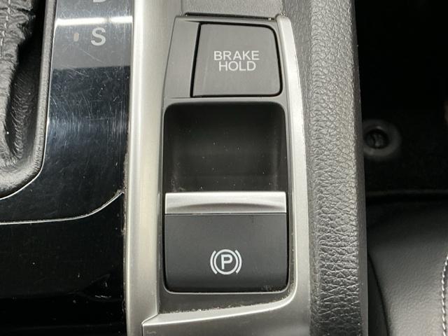 シビック セダン ホンダ認定中古車 純正ドラレコ前 LED サイドエアバッグ DVD視聴可能 横滑り防止装置 USB 地デジTV リアカメラ クルーズコントロール アイドリングストップ スマキー 前席シートヒーター(13枚目)