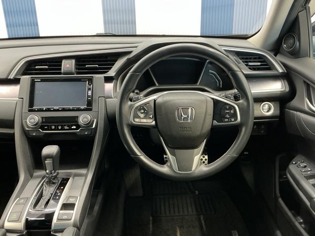 シビック セダン ホンダ認定中古車 純正ドラレコ前 LED サイドエアバッグ DVD視聴可能 横滑り防止装置 USB 地デジTV リアカメラ クルーズコントロール アイドリングストップ スマキー 前席シートヒーター(20枚目)