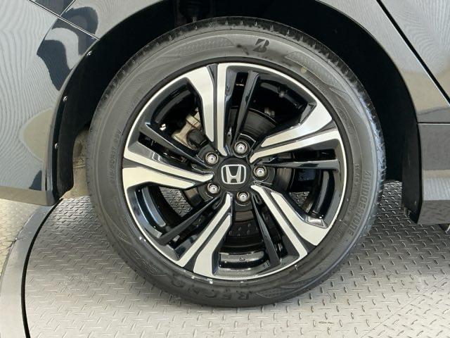 シビック セダン ホンダ認定中古車 純正ドラレコ前 LED サイドエアバッグ DVD視聴可能 横滑り防止装置 USB 地デジTV リアカメラ クルーズコントロール アイドリングストップ スマキー 前席シートヒーター(25枚目)