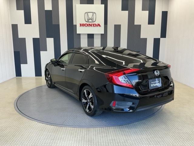 シビック セダン ホンダ認定中古車 純正ドラレコ前 LED サイドエアバッグ DVD視聴可能 横滑り防止装置 USB 地デジTV リアカメラ クルーズコントロール アイドリングストップ スマキー 前席シートヒーター(30枚目)