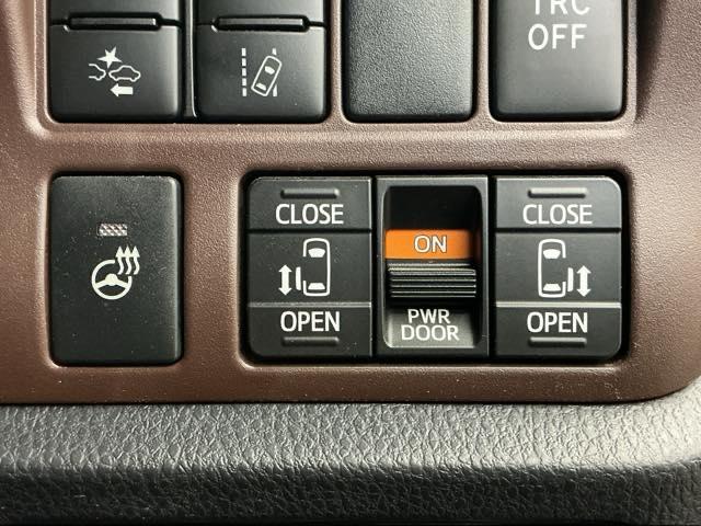 エスクァイア ハイブリッドＧｉプレミアムパッケージ　純正ドラレコ前　純正ナビ　ＬＥＤライト　地上デジタル　衝突被害軽減　クリアランスソナー　オートライト　Ｂカメラ　クルコン　スマートキー　ナビ＆ＴＶ　キーレス　前席シートヒーター　盗難防止装置　ＡＢＳ（11枚目）