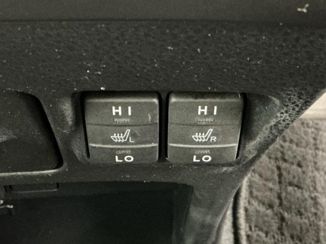 エスクァイア ハイブリッドＧｉプレミアムパッケージ　純正ドラレコ前　純正ナビ　ＬＥＤライト　地上デジタル　衝突被害軽減　クリアランスソナー　オートライト　Ｂカメラ　クルコン　スマートキー　ナビ＆ＴＶ　キーレス　前席シートヒーター　盗難防止装置　ＡＢＳ（14枚目）