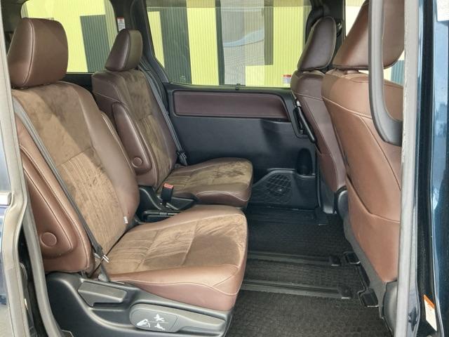 エスクァイア ハイブリッドＧｉプレミアムパッケージ　純正ドラレコ前　純正ナビ　ＬＥＤライト　地上デジタル　衝突被害軽減　クリアランスソナー　オートライト　Ｂカメラ　クルコン　スマートキー　ナビ＆ＴＶ　キーレス　前席シートヒーター　盗難防止装置　ＡＢＳ（16枚目）