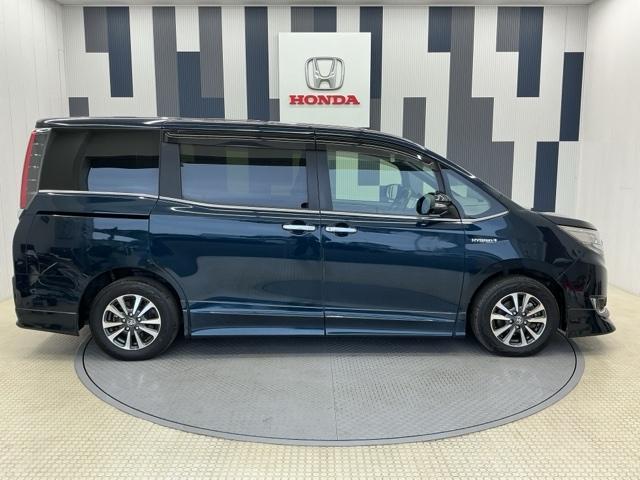 エスクァイア ハイブリッドＧｉプレミアムパッケージ　純正ドラレコ前　純正ナビ　ＬＥＤライト　地上デジタル　衝突被害軽減　クリアランスソナー　オートライト　Ｂカメラ　クルコン　スマートキー　ナビ＆ＴＶ　キーレス　前席シートヒーター　盗難防止装置　ＡＢＳ（26枚目）