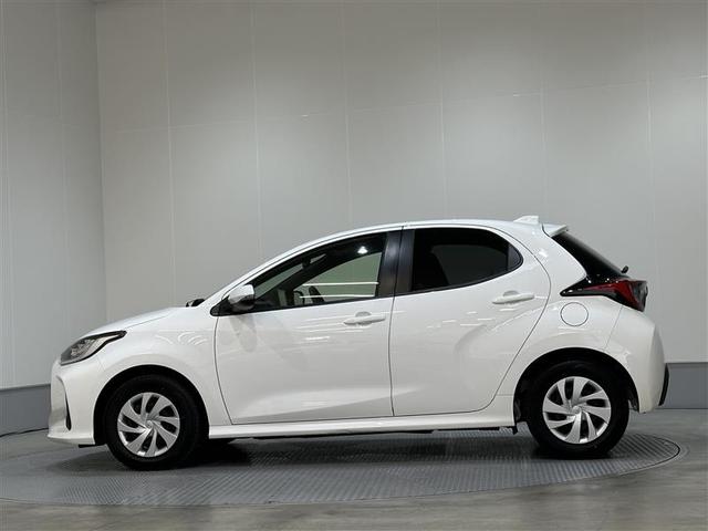 ヤリス ハイブリッドＧ　ＬＥＤライト　スマートキ　ナビ　Ｂモニター　横滑り防止装置　クルコン　セキュリティアラーム　メディアプレイヤー接続　パワステ　点検記録簿　メモリーナビゲーション　キーフリー　オートエアコン　ＡＢＳ（7枚目）