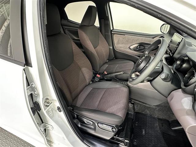 ヤリス ハイブリッドＧ　ＬＥＤライト　スマートキ　ナビ　Ｂモニター　横滑り防止装置　クルコン　セキュリティアラーム　メディアプレイヤー接続　パワステ　点検記録簿　メモリーナビゲーション　キーフリー　オートエアコン　ＡＢＳ（9枚目）