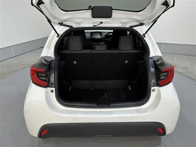 ヤリス ハイブリッドＧ　ＬＥＤライト　スマートキ　ナビ　Ｂモニター　横滑り防止装置　クルコン　セキュリティアラーム　メディアプレイヤー接続　パワステ　点検記録簿　メモリーナビゲーション　キーフリー　オートエアコン　ＡＢＳ（15枚目）