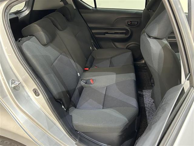 アクア Ｓ　スマートキープッシュスタート　キーレスエントリ　イモビ　ナビ＆ＴＶ　オートエアコン　デュアルエアバック　ＥＳＣ　Ｂカメラ　パワーウィンドウ　ＡＵＸ端子　ＥＴＣ　アルミホイール　ＳＲＳ　ワンセグＴＶ（10枚目）