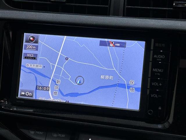 アクア Ｓ　スマートキープッシュスタート　キーレスエントリ　イモビ　ナビ＆ＴＶ　オートエアコン　デュアルエアバック　ＥＳＣ　Ｂカメラ　パワーウィンドウ　ＡＵＸ端子　ＥＴＣ　アルミホイール　ＳＲＳ　ワンセグＴＶ（12枚目）