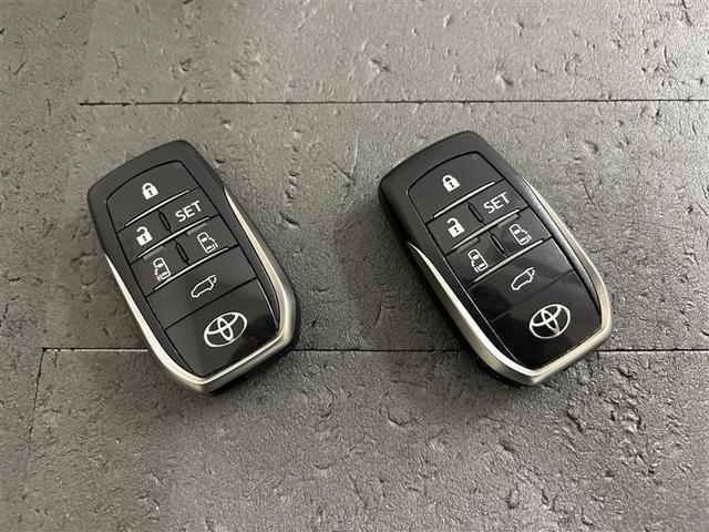 アルファードハイブリッド ＳＲ　エアコン　１オ－ナ－　地デジ　両電動ドア　ＬＥＤライト　キーレス　ＥＴＣ車載器　メモリナビ　Ｂカメラ　盗難防止　エアバッグ　３列シート　ＤＶＤ再生　４ＷＤ　ナビ＆ＴＶ　デュアルエアバック　アルミ（8枚目）