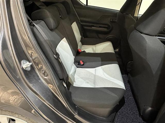 アクア Ｓ　スマートキープッシュスタート　キーレスエントリ　イモビ　ナビ＆ＴＶ　オートエアコン　デュアルエアバック　ＥＳＣ　Ｂカメラ　パワーウィンドウ　ＡＵＸ端子　ＥＴＣ　ＳＲＳ　ワンセグＴＶ　パワーステアリング（11枚目）