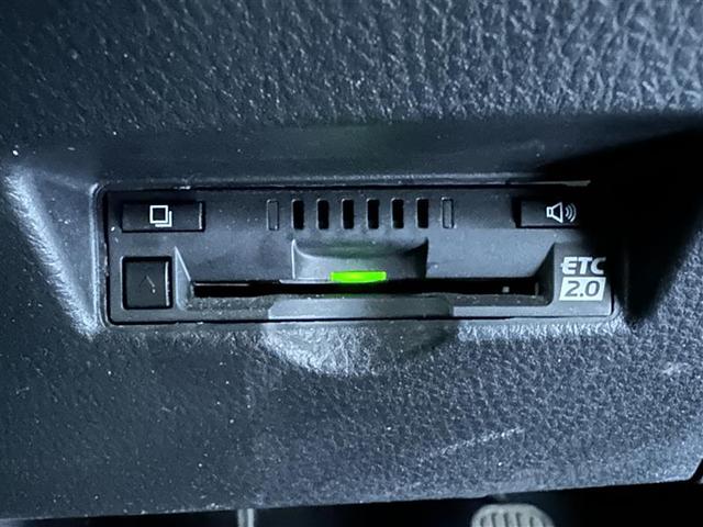 Ｃ－ＨＲ Ｇ　ハーフ革　ＴＳＳ　ＤＶＤ再生可　定期点検記録簿　ＬＥＤヘッド　バックモニタ　イモビライザー　ナビ＆ＴＶ　ＥＴＣ付　キーフリーシステム　スマキー　横滑り防止機能　クルーズＣ　エアバッグ　アルミ　ＡＢＳ（15枚目）