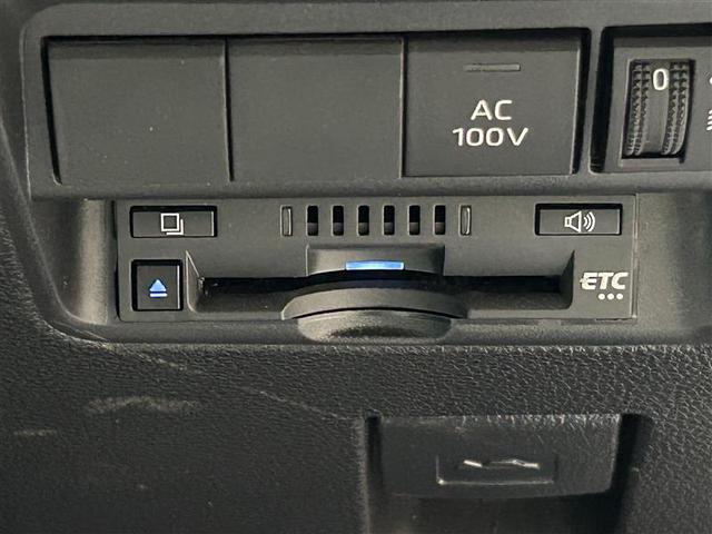 アクア Ｇ　ワンオーナ　ＶＳＣ　衝突軽減ブレーキ　メモリナビ　バックモニター　ＬＥＤ　クルーズコントロール　スマートキー　ＥＴＣ車載器　ＡＣ１００Ｖ　フルセグＴＶ　ナビＴＶ　パワーウィンドウ　イモビライザー　ＰＳ（15枚目）