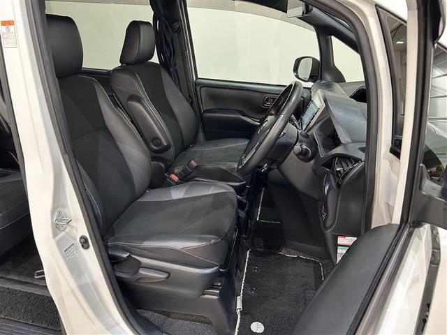 ノア ハイブリッドＳｉ　ダブルバイビーＩＩ　Ｂカメラ　横滑り防止装置　記録簿有　ＬＥＤ　地デジ　オートクルーズ　ＤＶＤ再生可　メモリナビ　エアバッグ　ＥＴＣ　ナビ＆ＴＶ　３列シート　ＡＢＳ　アルミホイール　スマートキ　盗難防止システム　キーレス（9枚目）