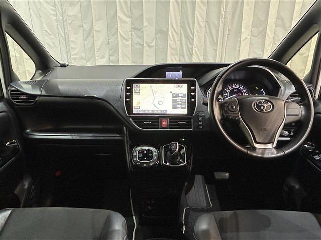 ノア ハイブリッドＳｉ　ダブルバイビーＩＩ　Ｂカメラ　横滑り防止装置　記録簿有　ＬＥＤ　地デジ　オートクルーズ　ＤＶＤ再生可　メモリナビ　エアバッグ　ＥＴＣ　ナビ＆ＴＶ　３列シート　ＡＢＳ　アルミホイール　スマートキ　盗難防止システム　キーレス（11枚目）