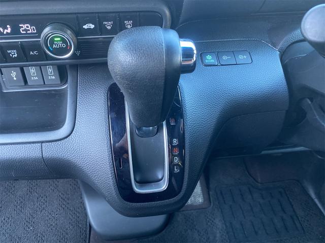 Ｎ－ＢＯＸカスタム Ｇ・ＥＸホンダセンシング　衝突被害軽減装置　エアコン　ＳＤナビゲーション　Ｂｌｕｅｔｏｏｔｈ対応　盗難防止システム　ＰＷ　ドライブレコーダー　キーフリーシステム　ナビＴＶ　クリアランスソナー　サイドエアバッグ　レーンアシスト（13枚目）