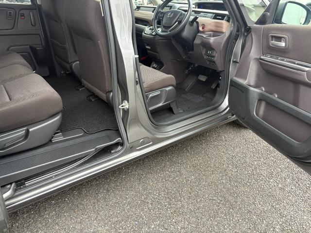 フリード＋ハイブリッド ハイブリッドＧ　ホンダセンシング純正ナビＢカメラ（76枚目）