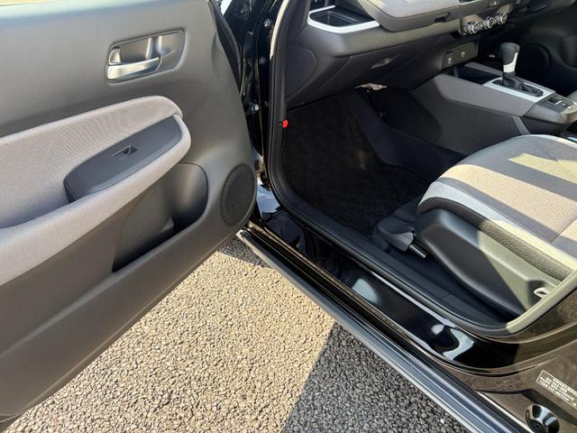 フィット ｅ：ＨＥＶクロスター　１オーナー・センシング純正ナビＢカメラＥＴＣ（66枚目）