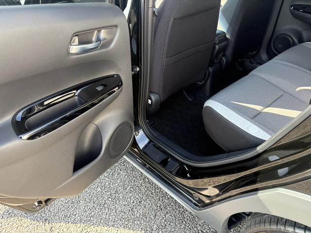 フィット ｅ：ＨＥＶクロスター　１オーナー・センシング純正ナビＢカメラＥＴＣ（69枚目）