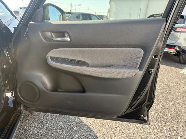 フィット ｅ：ＨＥＶクロスター　１オーナー・センシング純正ナビＢカメラＥＴＣ（71枚目）