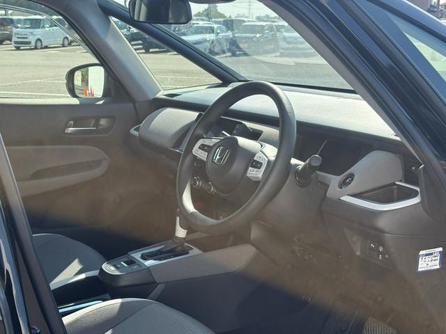 フィット ｅ：ＨＥＶクロスター　１オーナー・センシング純正ナビＢカメラＥＴＣ（77枚目）