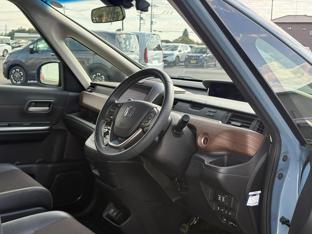 フリード クロスター・ホンダセンシング　１オーナー・センシング純正ナビＢカメラ（76枚目）