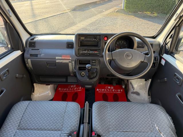 ハイゼットカーゴ スペシャル 切替式4WD 車検2年付き 5速MT エアバック パワーステアリング エアコン(9枚目)