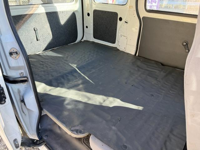 ハイゼットカーゴ スペシャル 切替式4WD 車検2年付き 5速MT エアバック パワーステアリング エアコン(14枚目)