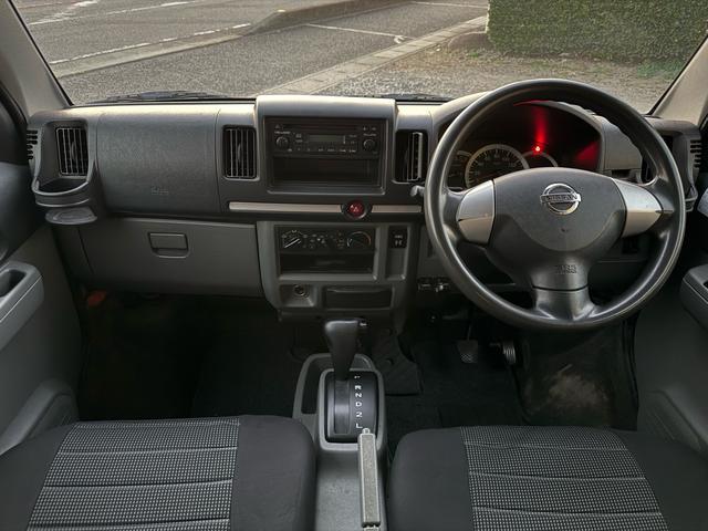 NV100クリッパーバン GXターボ 切り替え式4WD ETC キーレス 車検令和8年6月迄 オートパワーウィンドウ CDオーディオ Wエアバック(11枚目)