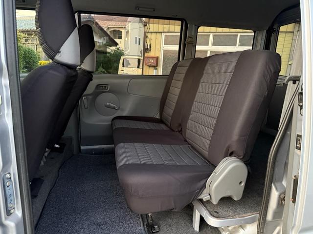 NV100クリッパーバン GXターボ 切り替え式4WD ETC キーレス 車検令和8年6月迄 オートパワーウィンドウ CDオーディオ Wエアバック(13枚目)