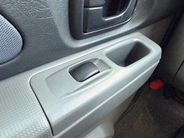 NV100クリッパーバン GXターボ 切り替え式4WD ETC キーレス 車検令和8年6月迄 オートパワーウィンドウ CDオーディオ Wエアバック(22枚目)