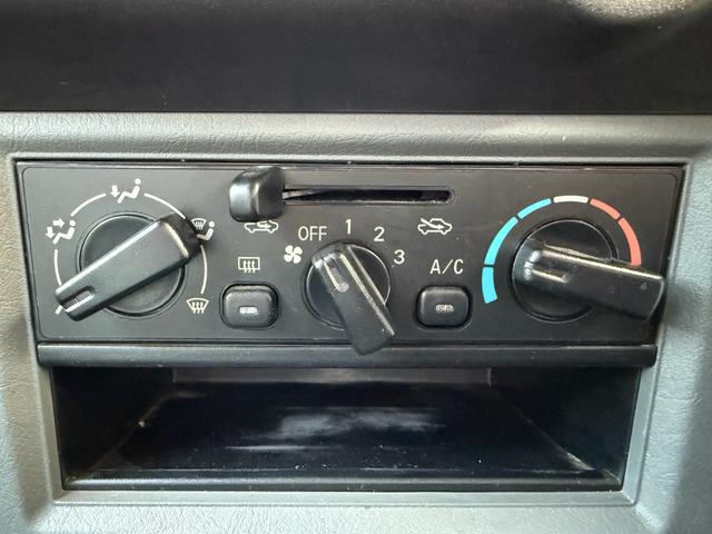 NV100クリッパーバン GXターボ 切り替え式4WD ETC キーレス 車検令和8年6月迄 オートパワーウィンドウ CDオーディオ Wエアバック(23枚目)