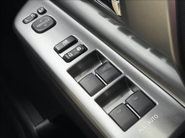 ヴォクシー ＺＳ　煌ＩＩ　後期　フルセグナビ　両電スラ　フリップダウンモニター　Ｂモニ　スマートキー　Ｐスタ　ＢＴ　ＤＶＤ再生　ＥＴＣ　ドラレコ　キセノン　フォグ　Ａライト　ステリモ　シートリフター　マット　バイザー　Ｐガラス（29枚目）