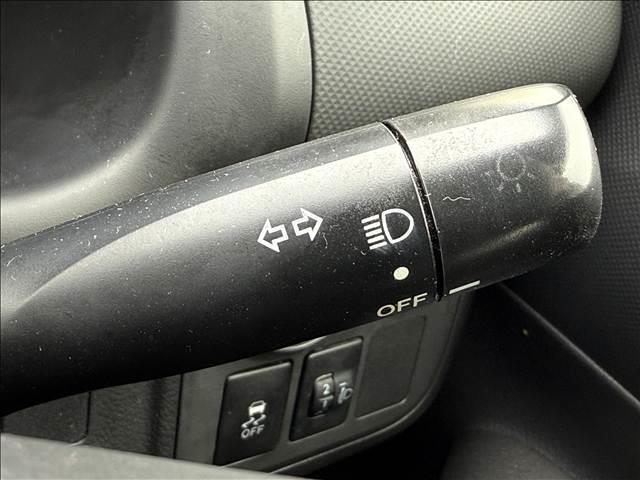 ウィッシュ 1.8A フルセグナビ モデリスタエアロ スマートキー Pスタート ETC BT DVD再生 カーテン/サイドSRS シートリフター チルトステアマット バイザー Pガラス UVカット ISOFIX 横滑り防止(27枚目)