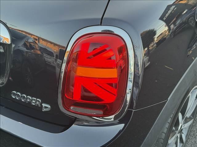 ＭＩＮＩ クーパーＤ　ナビ　Ｂモニ　インテリジェントセーフティ　パーキングベンチレーション　ＥＴＣ　革シート　サンルーフ　ハーマンカードン　クルコン　Ｃセンサ　シートヒーター　ドラレコ　Ａライト　ＬＥＤヘッドライト（35枚目）