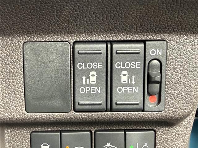 フリード G・ホンダセンシング 9インチフルセグナビ 両電スラ ホンダセンシング Bモニター スマートキー Pスタート ETC BT DVD再生 クルコン ステリモ LEDヘッドライト Aライト Iストップ マット バイザー(4枚目)