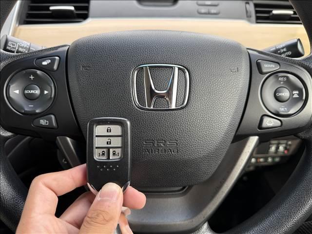 フリード G・ホンダセンシング 9インチフルセグナビ 両電スラ ホンダセンシング Bモニター スマートキー Pスタート ETC BT DVD再生 クルコン ステリモ LEDヘッドライト Aライト Iストップ マット バイザー(18枚目)