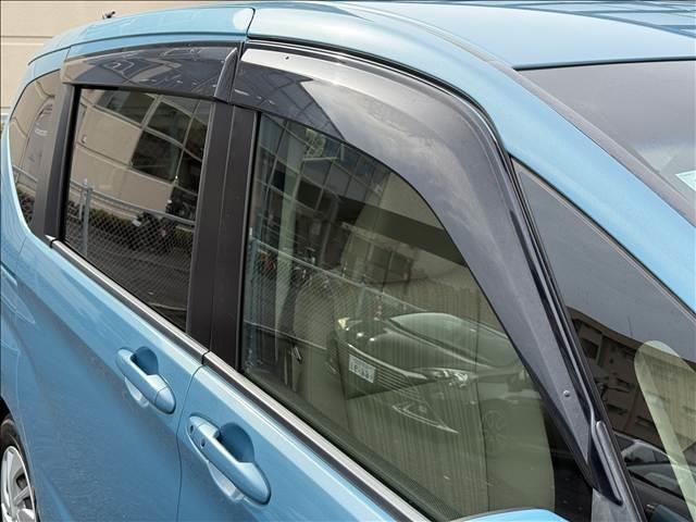 フリード G・ホンダセンシング 9インチフルセグナビ 両電スラ ホンダセンシング Bモニター スマートキー Pスタート ETC BT DVD再生 クルコン ステリモ LEDヘッドライト Aライト Iストップ マット バイザー(30枚目)