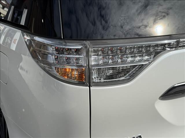 エスティマ アエラス プレミアムエディション 中後期 両電スラ フルセグナビ フリップダウンモニター Bモニ スマートキー Pスタ Cセンサー ETC ドラレコ クルコン ステリモ ハーフレザー Pシート キセノン フォグ Aライト マット(36枚目)