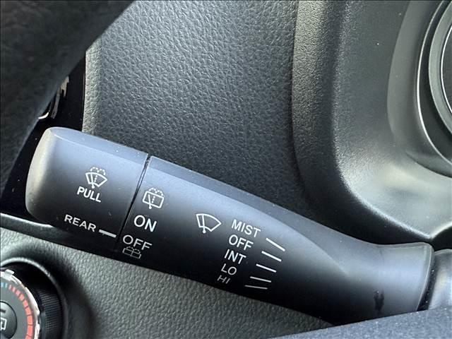 ヴィッツ Ｆ　セーフティーエディションＩＩ　地デジナビ　セーフティセンス　スマートキー　Ｐスタート　ＥＴＣ　ドラレコ　ＢＴ　Ａハイビーム　車線逸脱警報　マット　バイザー　Ｐガラス　ＵＶカット　ＩＳＯＦＩＸ　電格ミラー　横滑り防止　シートリフター（28枚目）