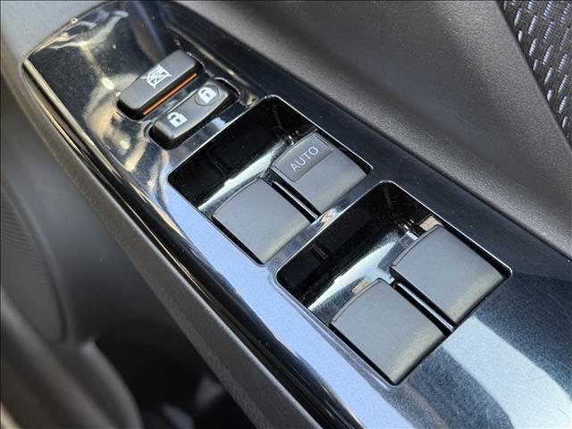 ヴィッツ Ｆ　セーフティーエディションＩＩ　地デジナビ　セーフティセンス　スマートキー　Ｐスタート　ＥＴＣ　ドラレコ　ＢＴ　Ａハイビーム　車線逸脱警報　マット　バイザー　Ｐガラス　ＵＶカット　ＩＳＯＦＩＸ　電格ミラー　横滑り防止　シートリフター（29枚目）