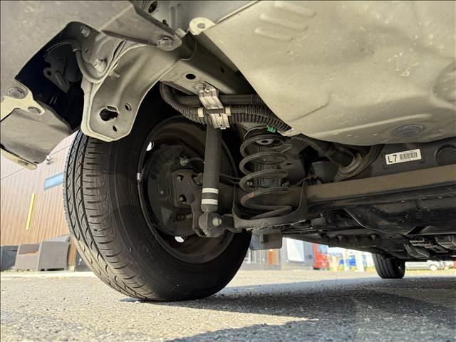 ヴィッツ Ｆ　セーフティーエディションＩＩ　地デジナビ　セーフティセンス　スマートキー　Ｐスタート　ＥＴＣ　ドラレコ　ＢＴ　Ａハイビーム　車線逸脱警報　マット　バイザー　Ｐガラス　ＵＶカット　ＩＳＯＦＩＸ　電格ミラー　横滑り防止　シートリフター（47枚目）